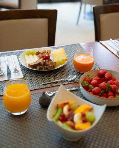 Warwick Reine Astrid