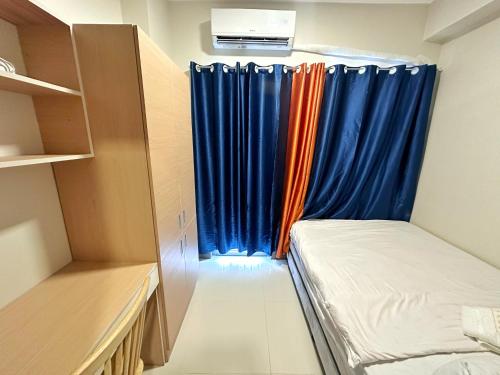 Cairong Inn Condominium TV with Netflix FAME RESIDENCES