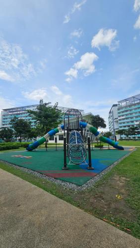 Practical Studio with WIFI Pool PS4 Netflix