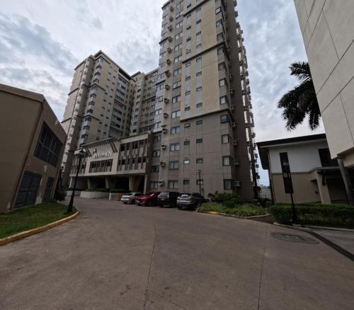 Comfy 1233 the persimmon studio