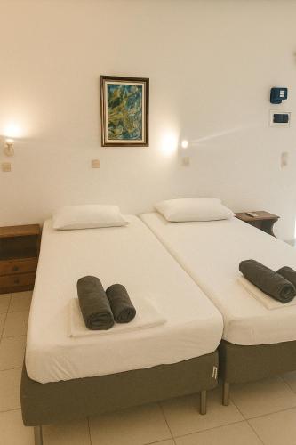 Merryland Studios & Apartments