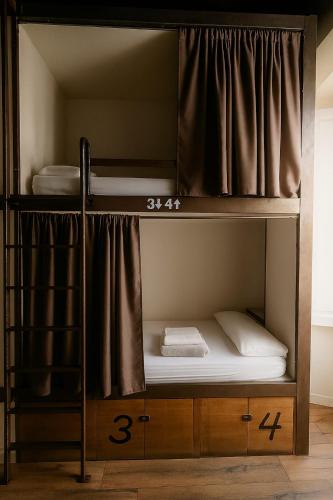 Black Swan Hostel Sevilla