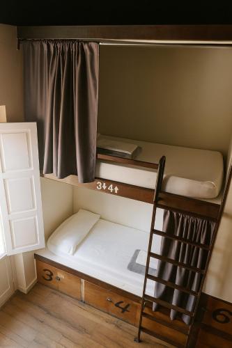 Black Swan Hostel Sevilla