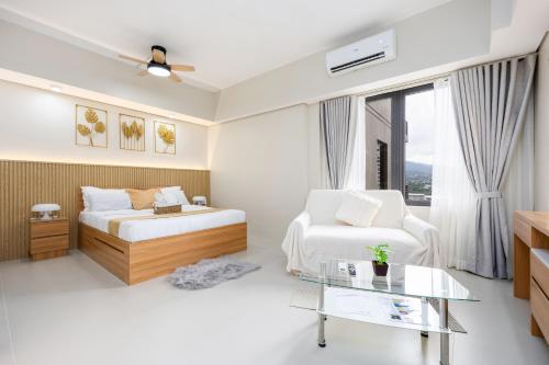 30sqm studio, Queen sized bed, 15th floor, Baseline Prestige Fuente Osmeña Cebu City