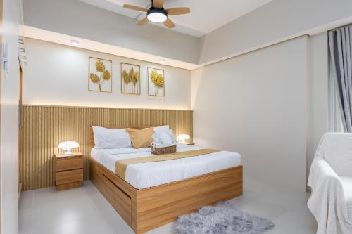 30sqm studio, Queen sized bed, 15th floor, Baseline Prestige Fuente Osmeña Cebu City