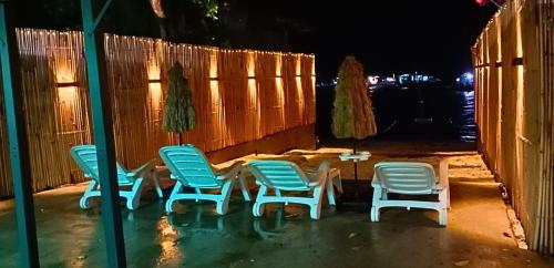 R Beach House - Malapascua