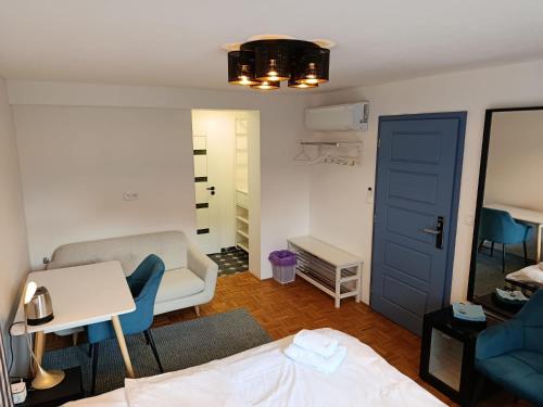 Naturální vinařství Tomáš Křížek, Penzion Dvorek