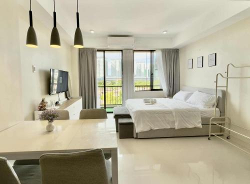 Condo with Balcony near Mactan Newtown