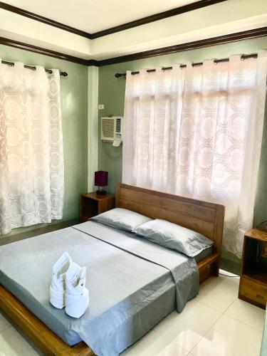 Summer House near Alona beach with 5 Bedrooms