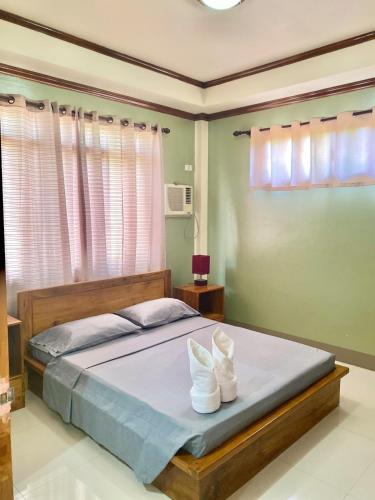 Summer House near Alona beach with 5 Bedrooms