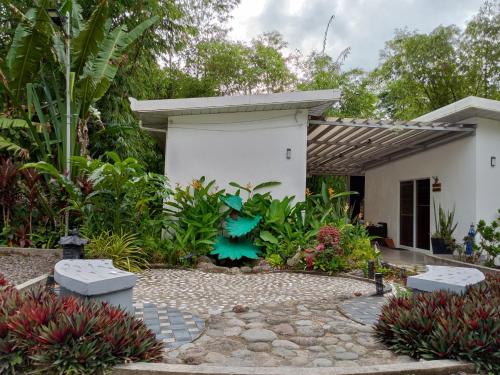 CROSSROADS HAVEN FARM