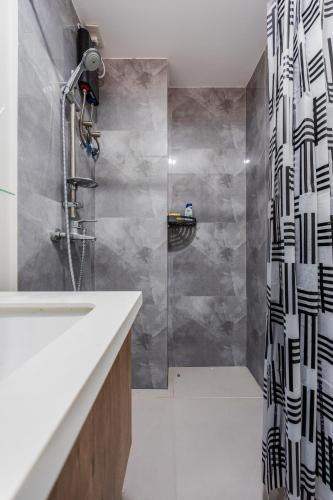 Cebu Serene Quarters with City View