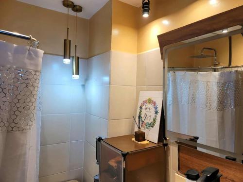 Spectacular Penthouse with Stunning Balcony in Eastwood Mall