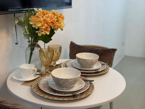640 Coffee Room Shore 2 Residences MOA Pool View by Prime Stay