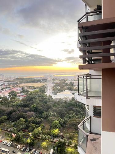 Radiance Manila Bay Bayview Comfort with Pool & Pet-Friendly