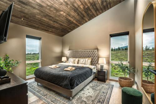 豪华原木别墅(带热水浴缸)(Luxury Log Home with a Hot Tub)