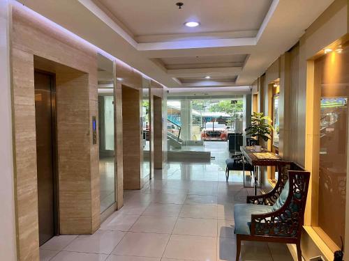 BaseLine Residences 1-Bedroom 10E Internet Netflix