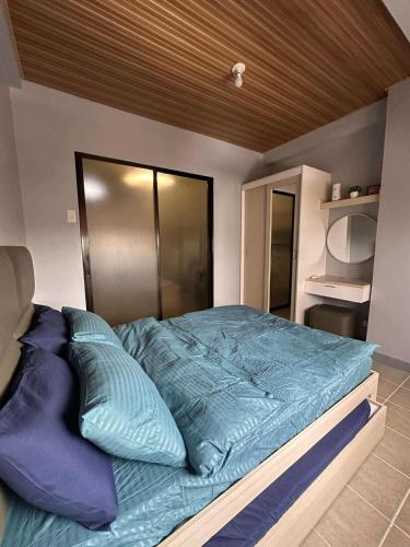 Stay at FB Harrison near World Trade Center MOA and NAIA