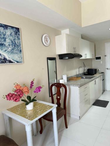 Sunvida Tower staycation unit 2503-2504