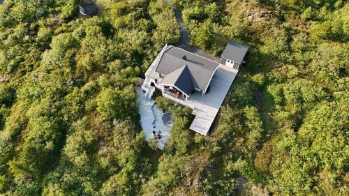 黄金圈度假屋（Golden Circle Vacation Home）配备温泉浴缸和壁炉