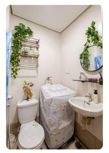 Benjamin's crib staycation