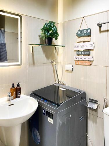 Axinite Shell Residences 1BR by JBCo