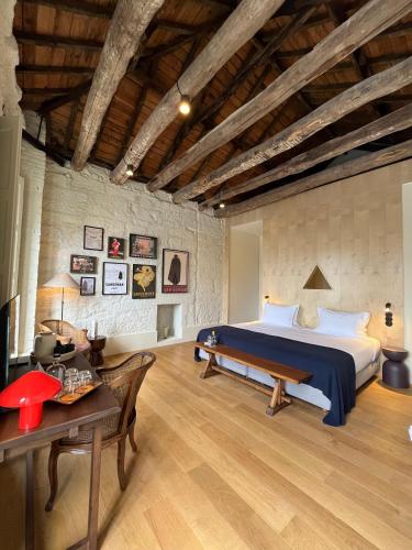 The House of Sandeman - Hostel & Suites