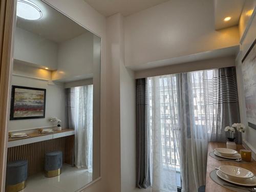 Room 1691 Shore 3 Residences infront of SM MOA by Prime Stay