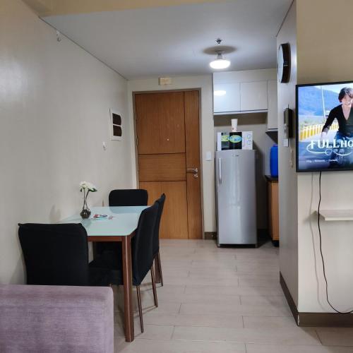 LDN Secret Crib 2F - Two Palm Tree Newport City