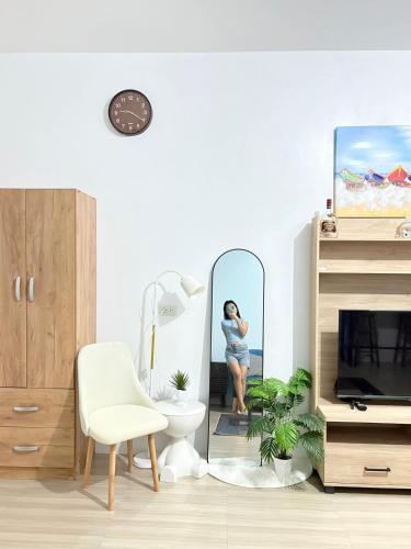 1BR Studio with WiFi and Pool Access