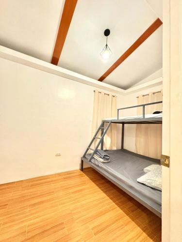 Aesthetic House - 3 minutes away from Airport