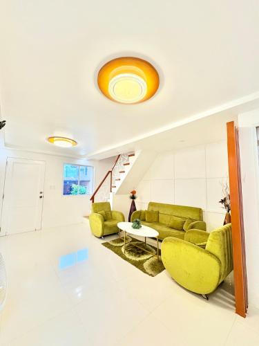 Aesthetic House - 3 minutes away from Airport