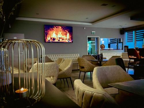 City Vibes Hotel & Bistro