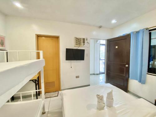 Luna Oslob Travellers Inn