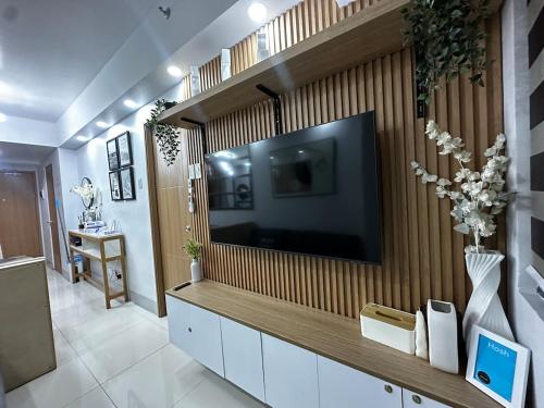 Shore 3 Residences with WiFi, Balcony, Pool