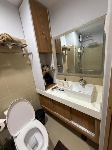 Shore 3 Residences with WiFi, Balcony, Pool