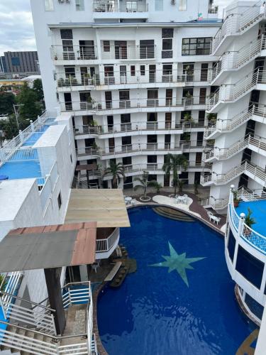 Grosvenor Square Kandi near walking street