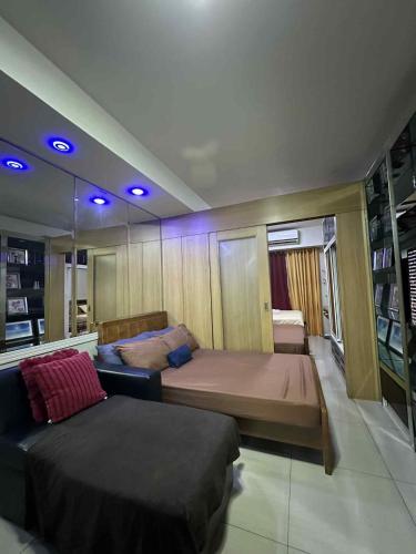 SD staycation Shell Residences facing moa complex