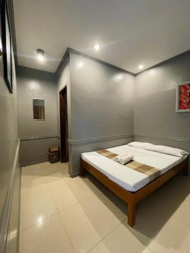 Hola Hostel Puerto Princesa