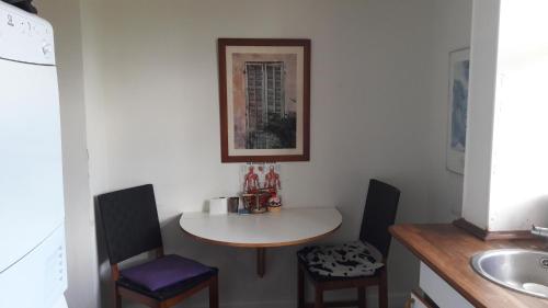 Linda's Bed & Shower