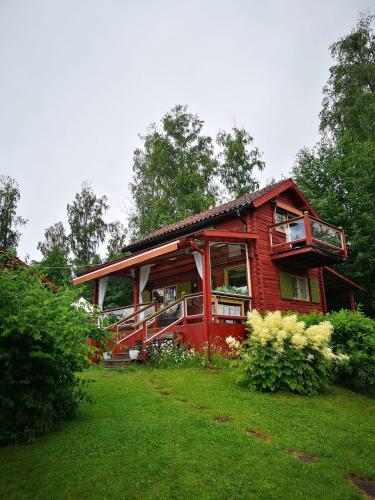 Stuga i Rättvik med utsikt över Siljan