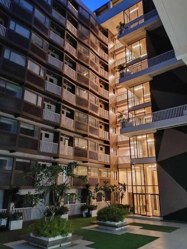 WV Tower 2 Condo Sage Unit