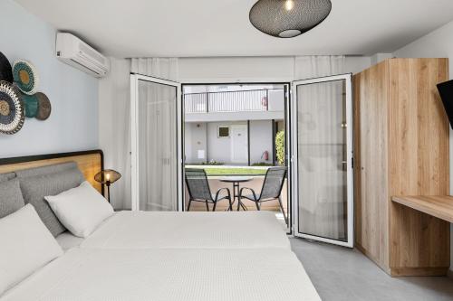 White Olive Marine Aquapark