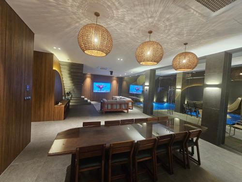 Luxury poolvilla second