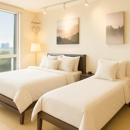 Cozy & Spacious 2BR Stay Near BGC - Home Theater