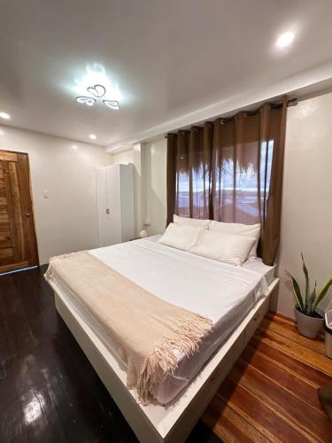 Captain CLIFFs House