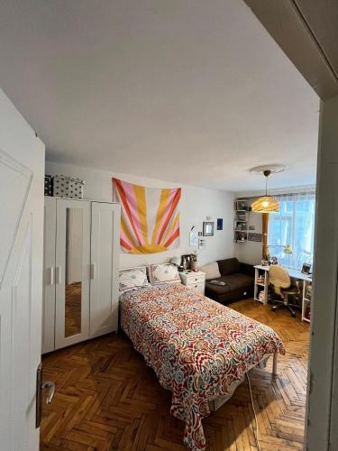 Becca's double bedroom alongside Metrobank Makati