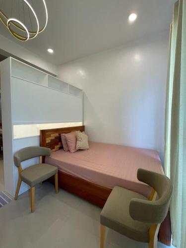 Spacious Studio Camaya Coast Beach Condo 203, Sea View with Balcony