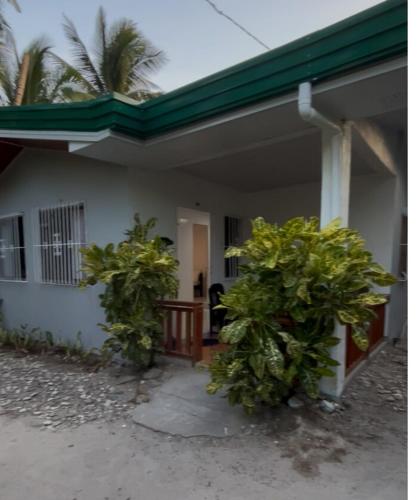 2BR spacious 600mbps 4 minutes walk to the beach