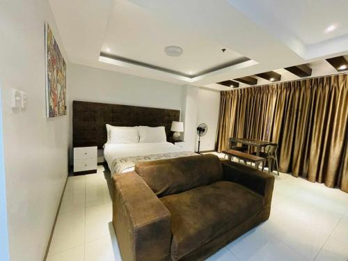 La Grande Studio 801 balcony WiFi Netflix